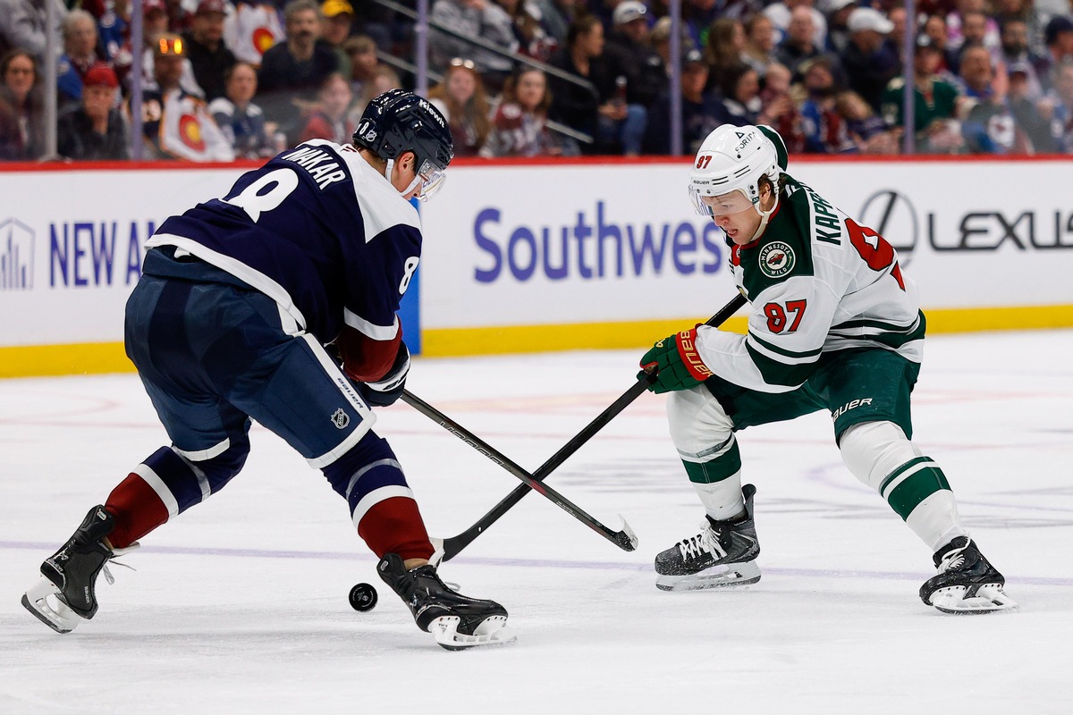 The Wild and Avalanche face off in an eventual round 2 matchup.