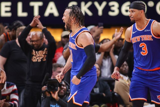 New York Knicks players get fired up