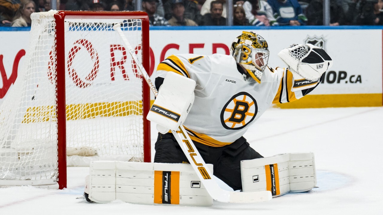 Boston Bruins goalie Jeremy Swayman save vs Vancouver Canucks — Boston Bruins goaltending trap.