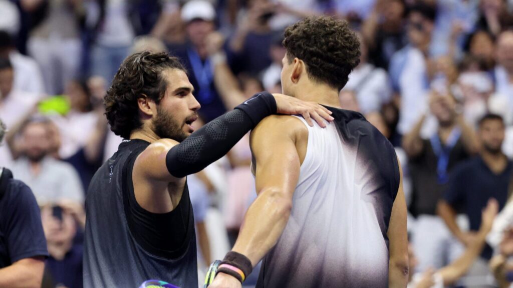 Ben Shelton Stuns Carlos Alcaraz in Latest: Ben Shelton ended defending champion Carlos Alcaraz's title reign at 3:33 a.m. ET Wednesday in Arthur Ashe Stadium - the latest-finishing match in US Open history.