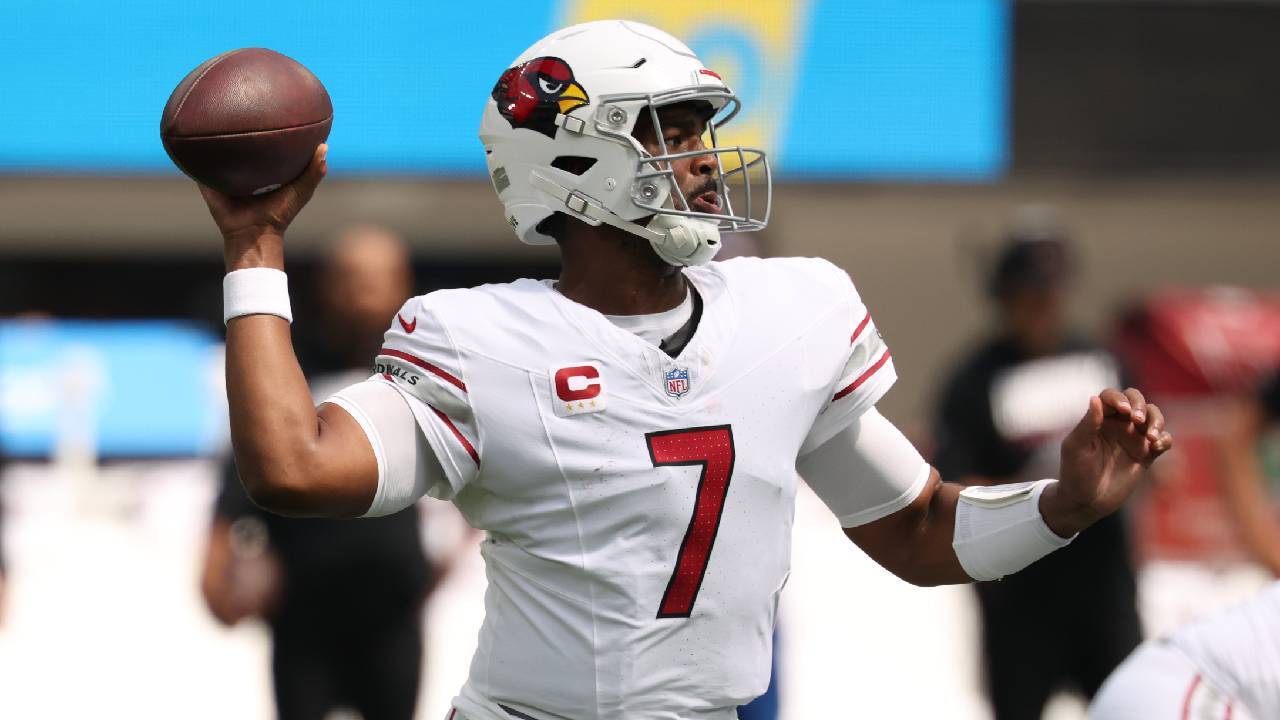 Arizona Cardinals quarterback Jacoby Brissett (7) throws a pass against the Los Angeles Chargers during the first quarter at SoFi Stadium.