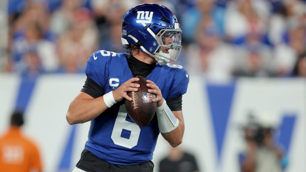 Jaxson Dart during Giants Week 1 victory in 2026