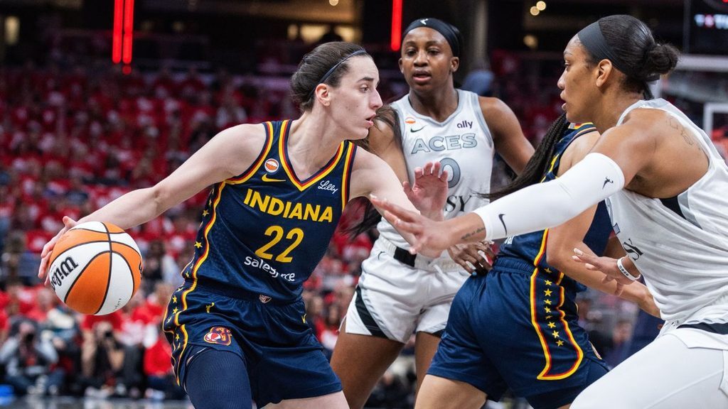 Indiana Fever's Caitlin Clark with ball
