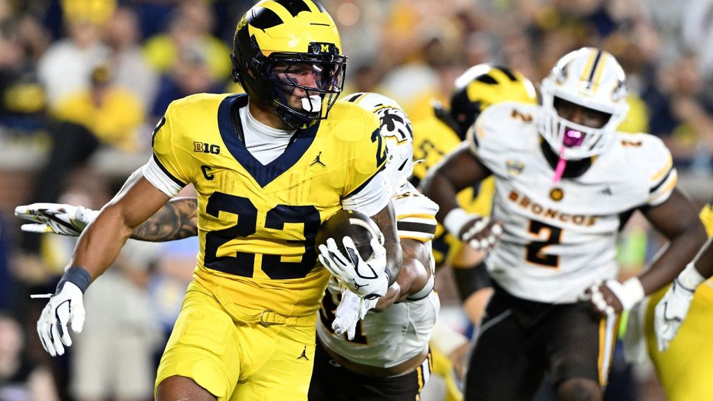 Michigan benefits from a replay controversy