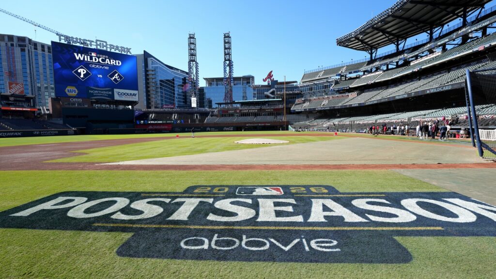 Phillies and Braves during Wild Card Game 2