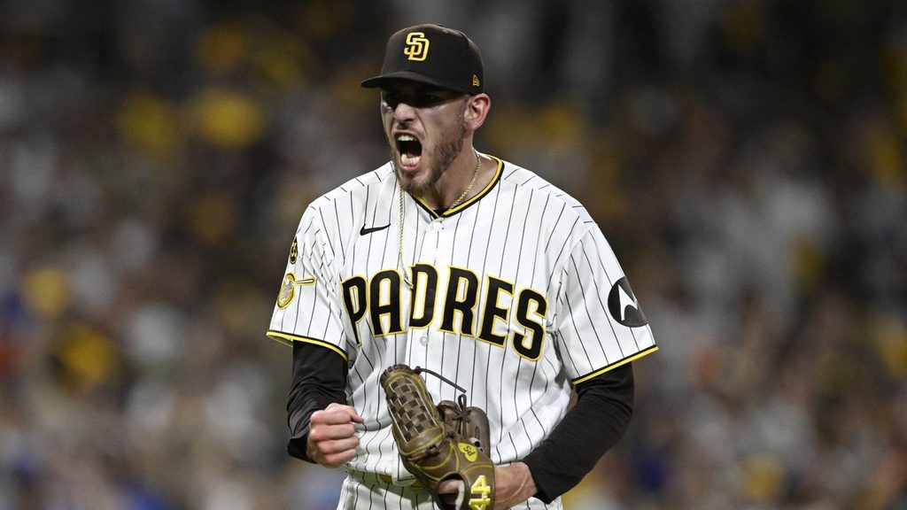 Cubs and Padres during Wild Card Game 2