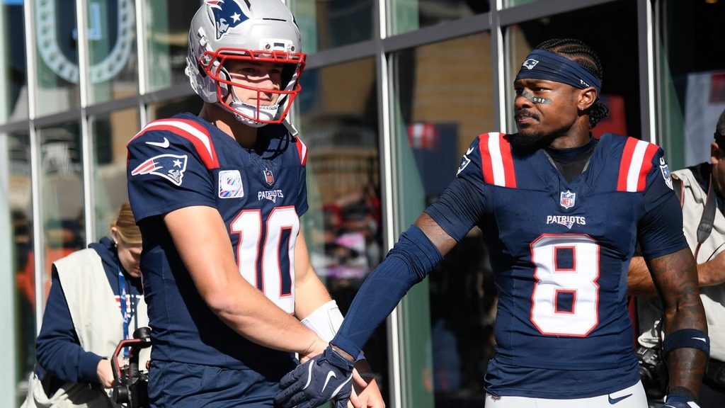 A.J. Brown injury and Drake Maye Patriots 2026