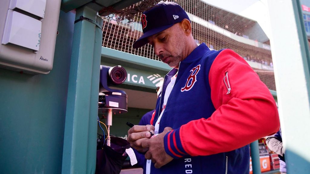 philadelphia phillies alex cora