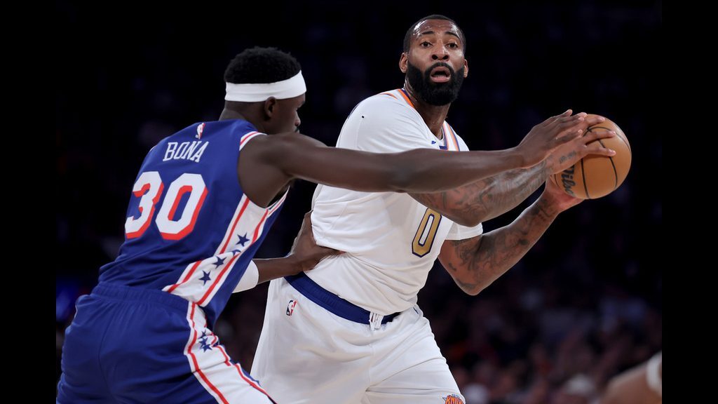 Andre Drummond, in his Knicks debut, being guarded by Adem Bona