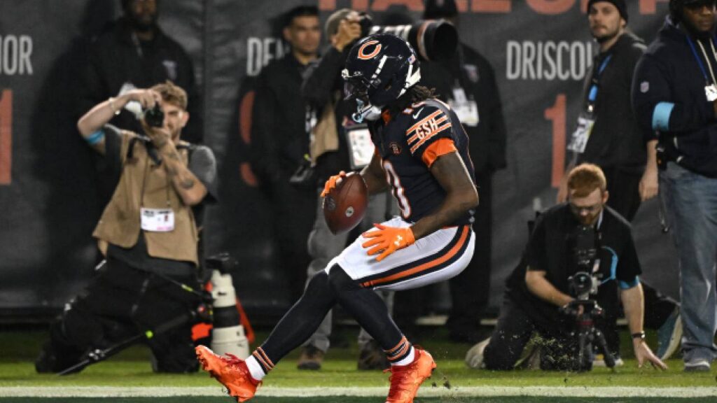 Bears Beat Patriots 30–24