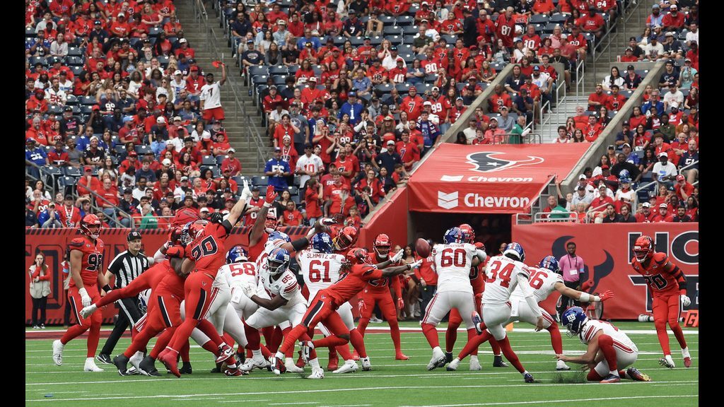 Giants rookie kicker Dominic Zvada misses a second quarter field goal against the Texans
