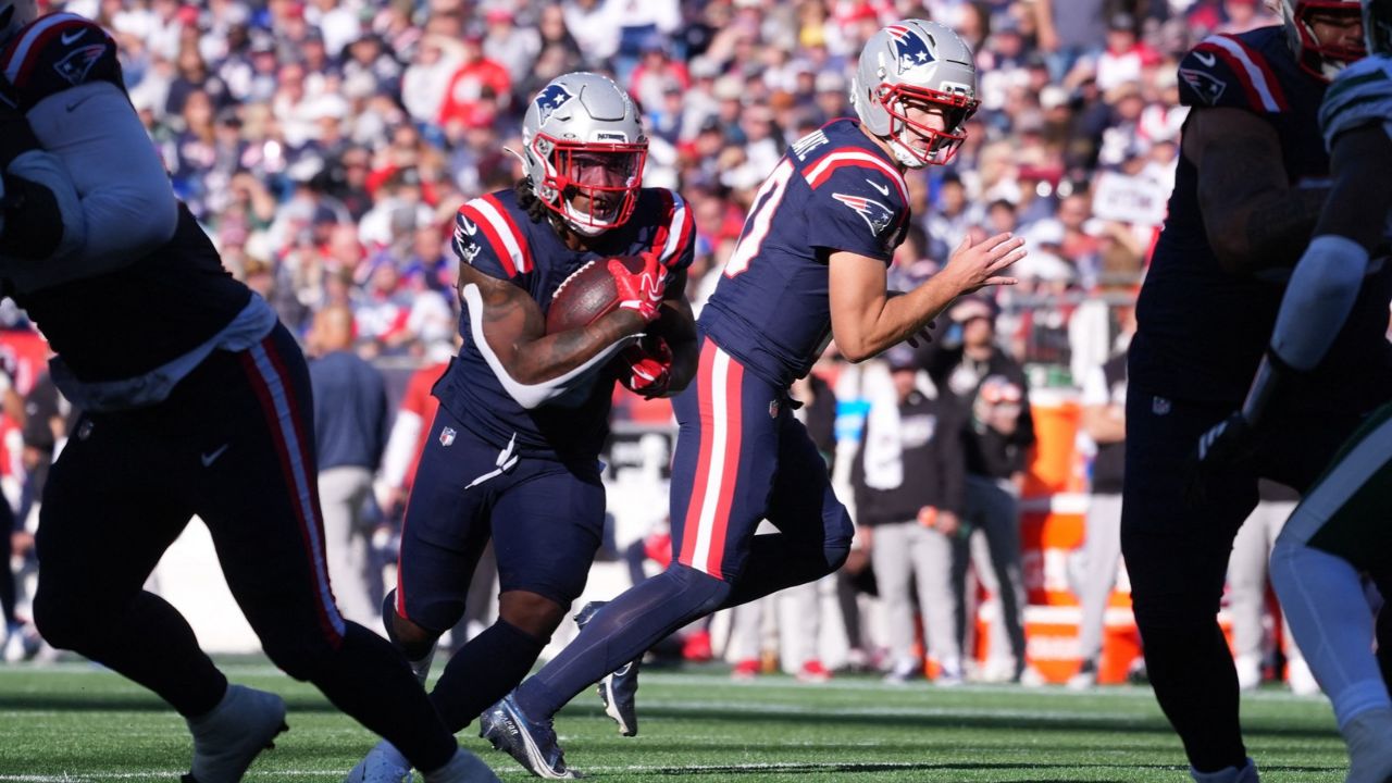 Patriots Offense: Corey Kiner running the ball against the New York Jets.