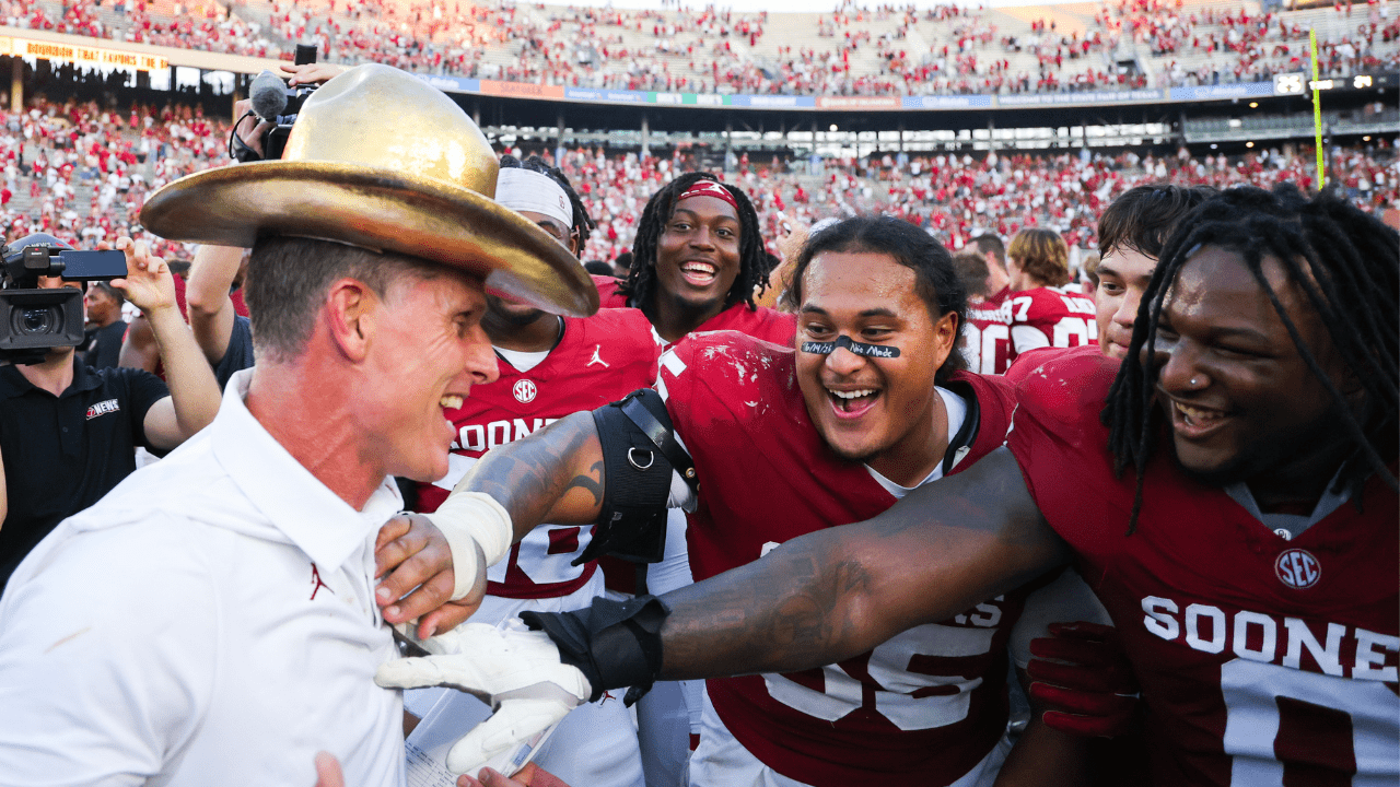 Brent Venables celebrates Red River win!