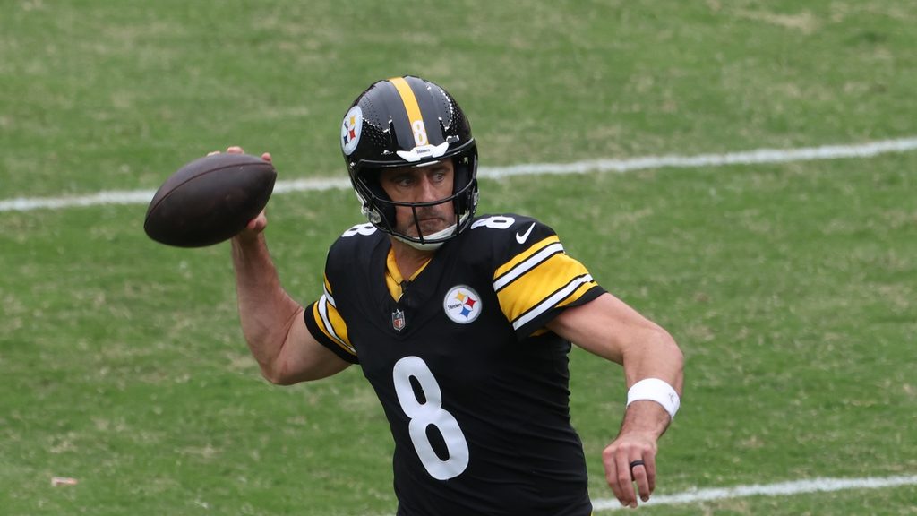 Aaron Rodgers during Steelers win over Bengals