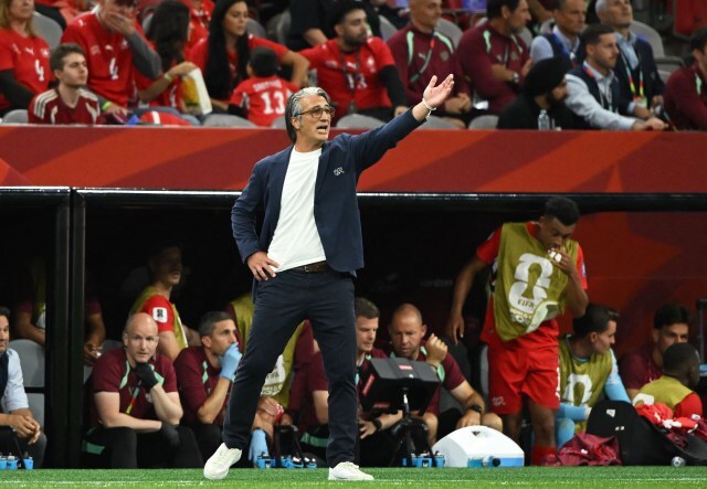 Soccer Football - FIFA World Cup 2026 - Round of 32 - Switzerland v Algeria - BC Place, Vancouver, Canada - July 2, 2026 Switzerland coach Murat Yakin reacts IMAGN IMAGES via Reuters/Anne-Marie Sorvin