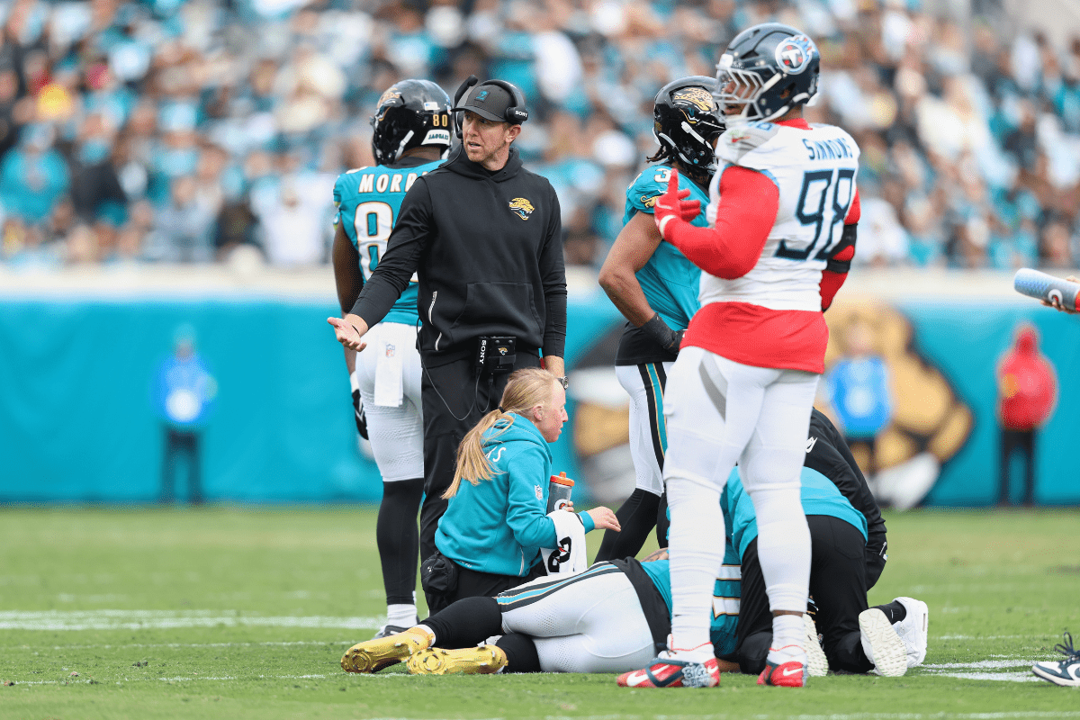 How many concussions do NFL players get? Jan 4, 2026; Jacksonville, Florida, USA; Jacksonville Jaguars head coach Liam Coen reacts to the apparent injury of wide receiver Parker Washington (11)