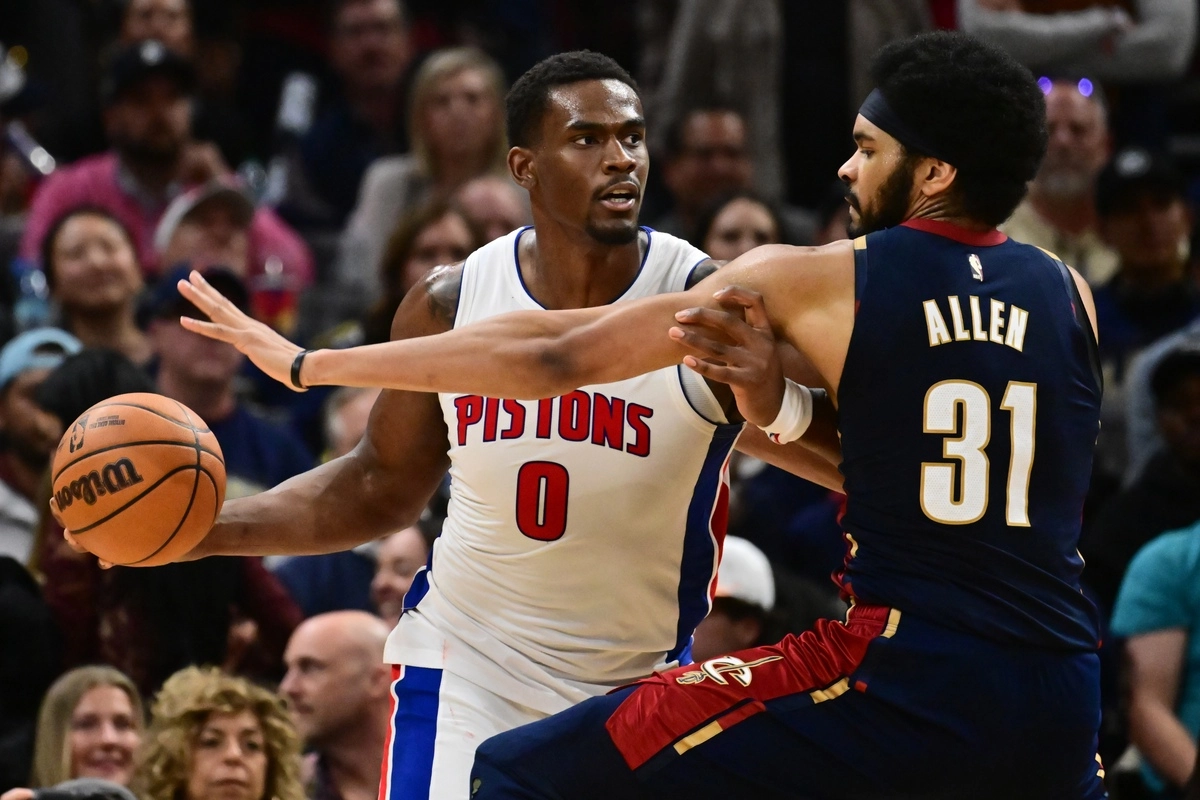 Jalen Duren plays for the Detroit Pistons.