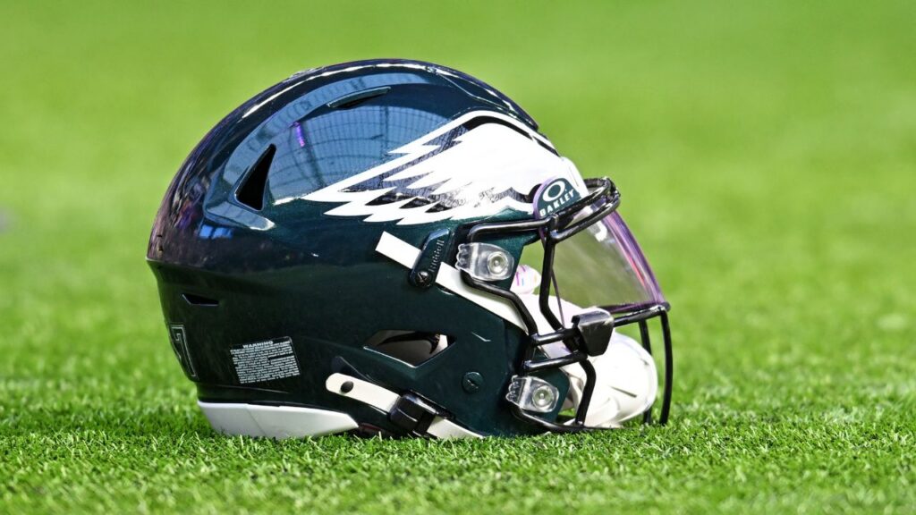 Philadelphia Eagles Preseason helmet