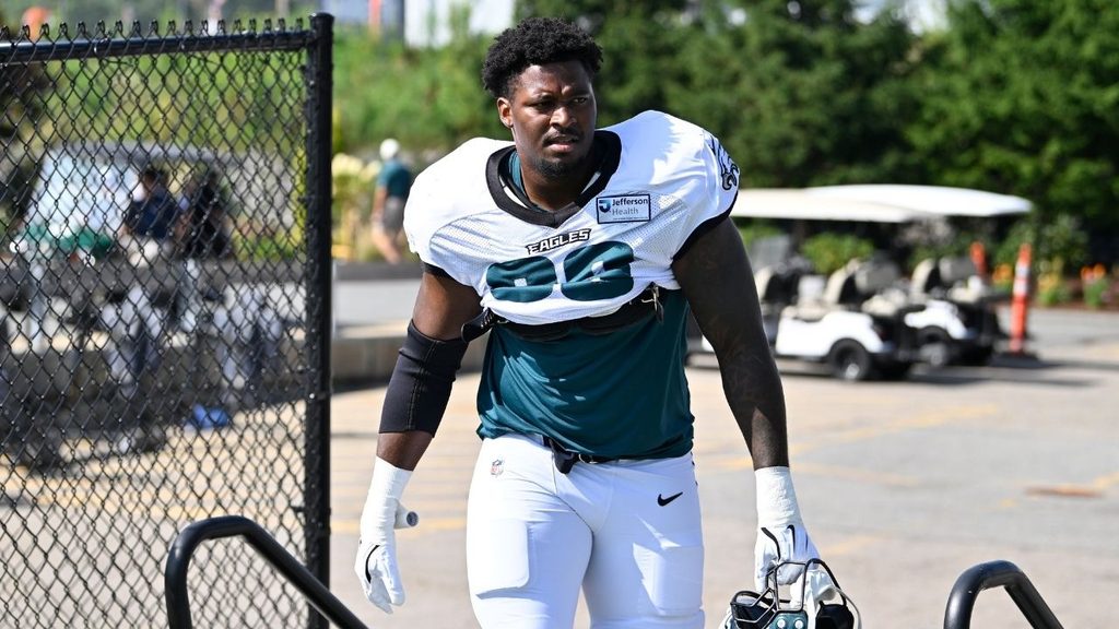 Philadelphia eagles DT Gabe Hall