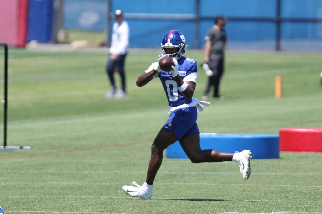 Wide Receiver Malachi Fields practicing drills