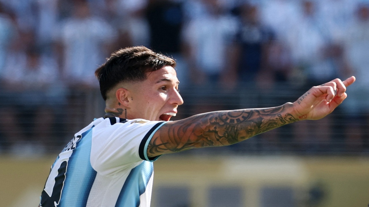Enzo Fernández to Man City