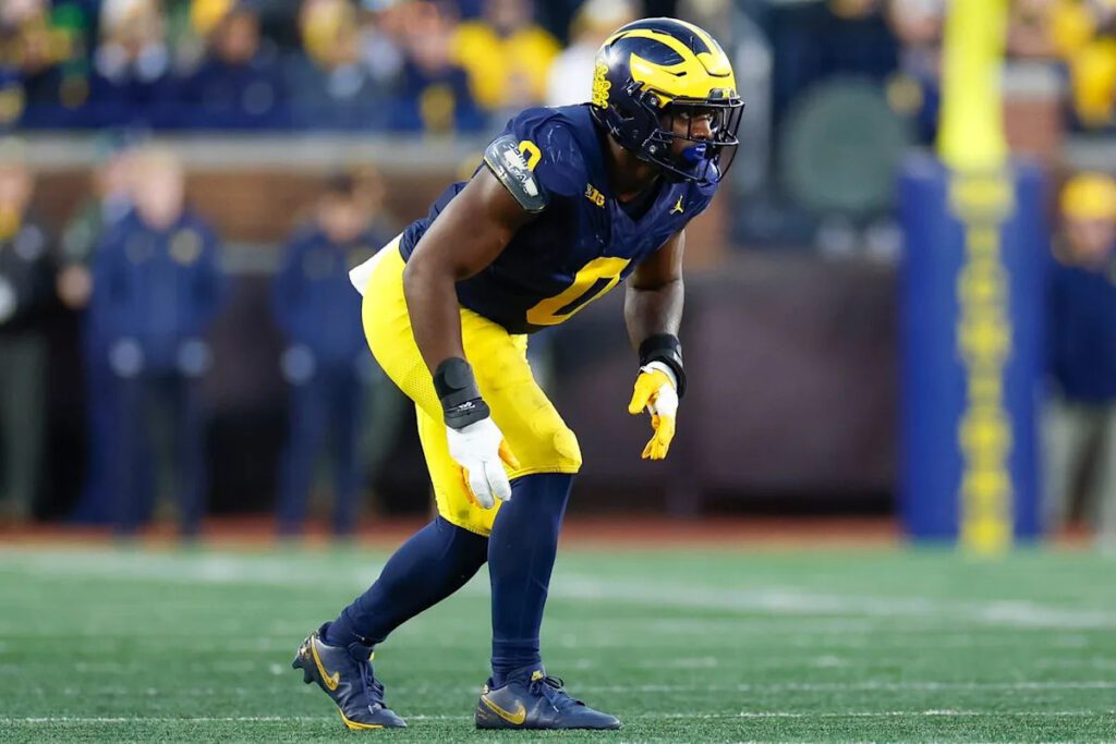 A photo of Josaiah Stewart.