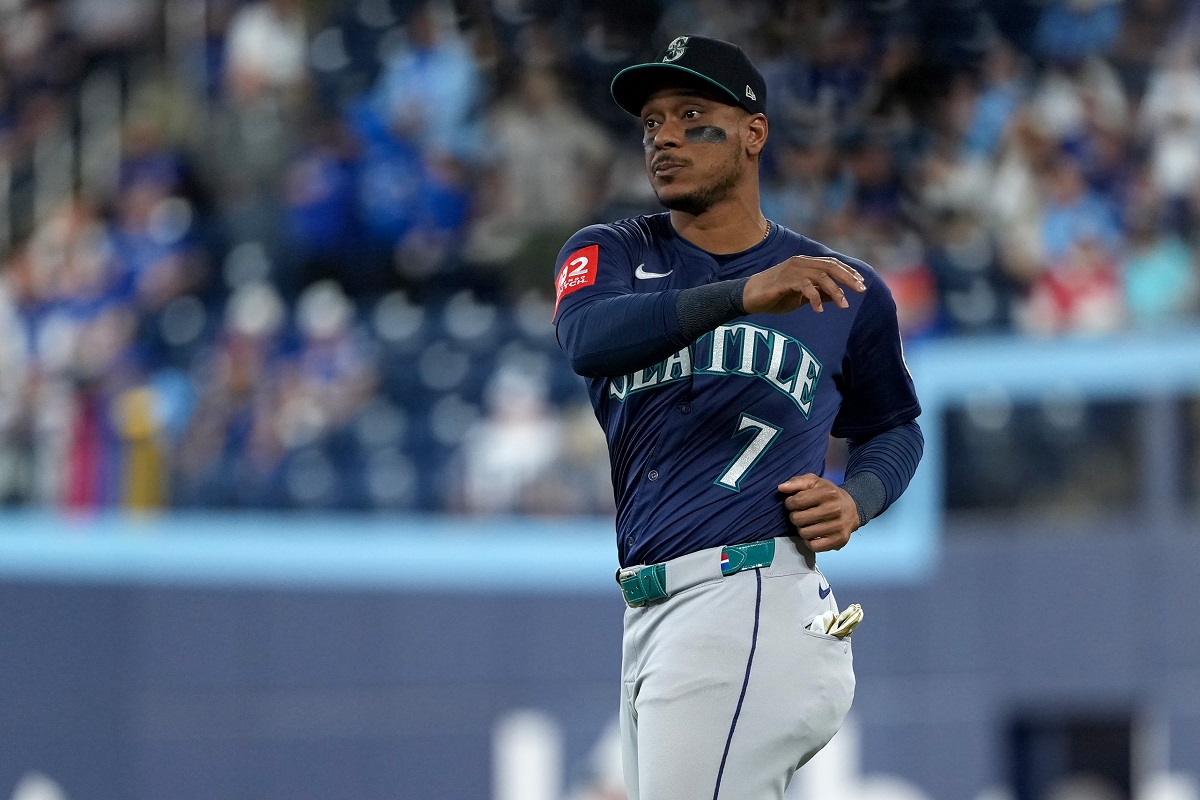 Seattle Mariners second baseman Jorge Polanco (7) warms up before game seven of the ALCS round for the 2025 MLB playoffs against the Toronto Blue Jays at Rogers Centre.