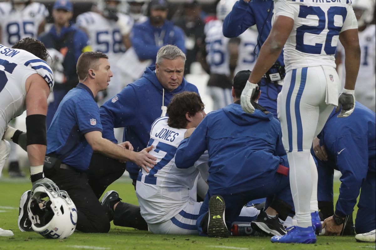 Daniel Jones injury vs. Jaguars