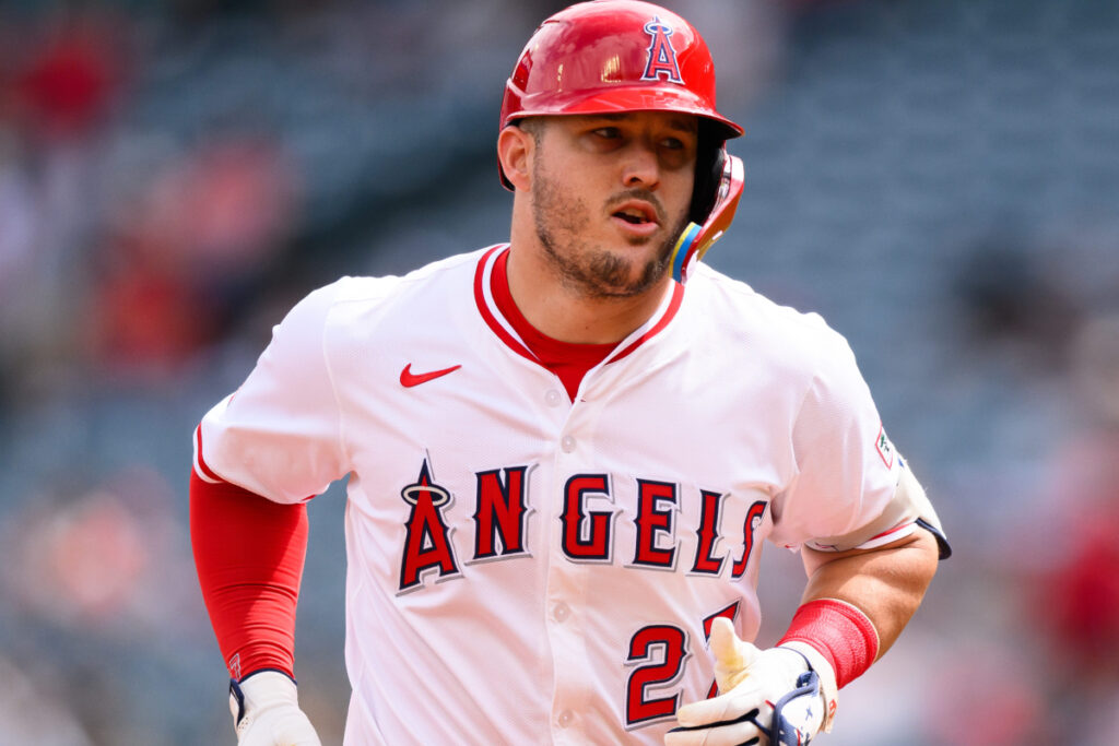 mlb free agency deadline, major league baseball, rob manfred, salary cap