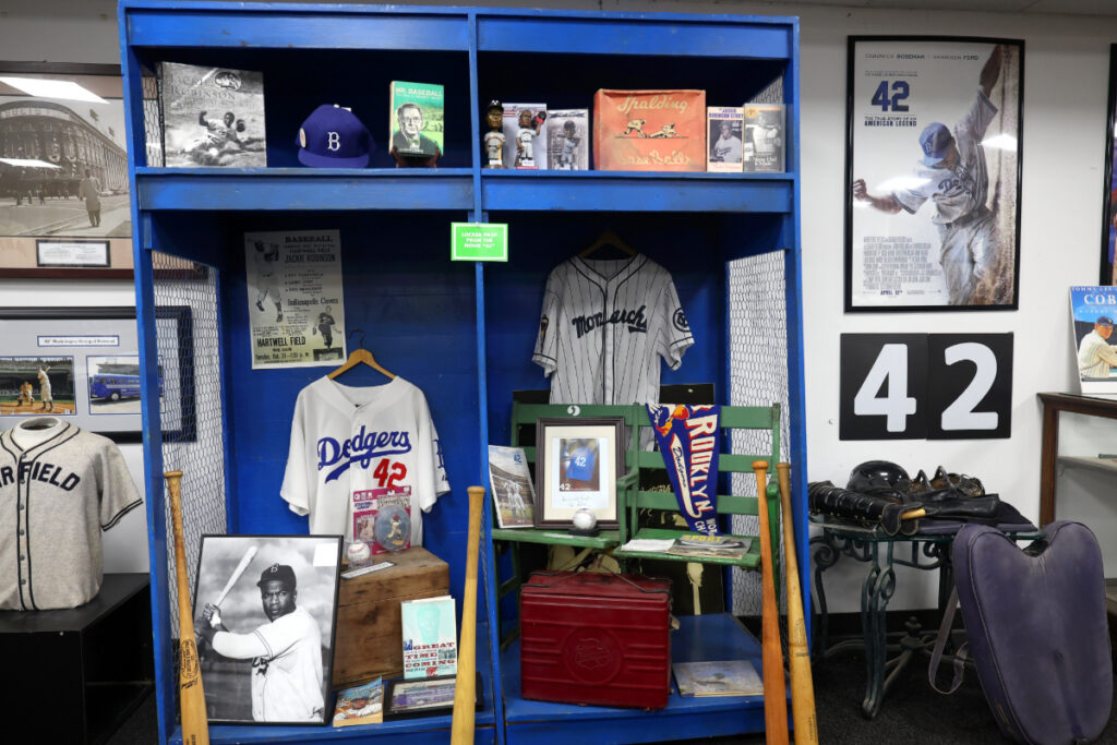 Willie Mays Negro League museum tribute