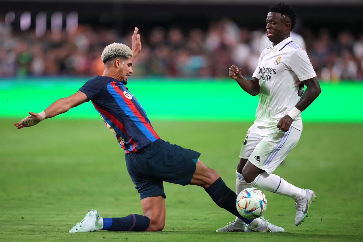 FC Barcelona's Ronald Araujo