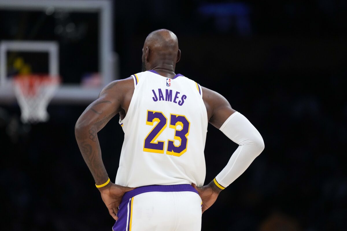 Rockets vs Lakers game 1