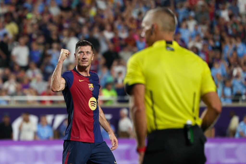 Robert Lewandowski playing for FC Barcelona