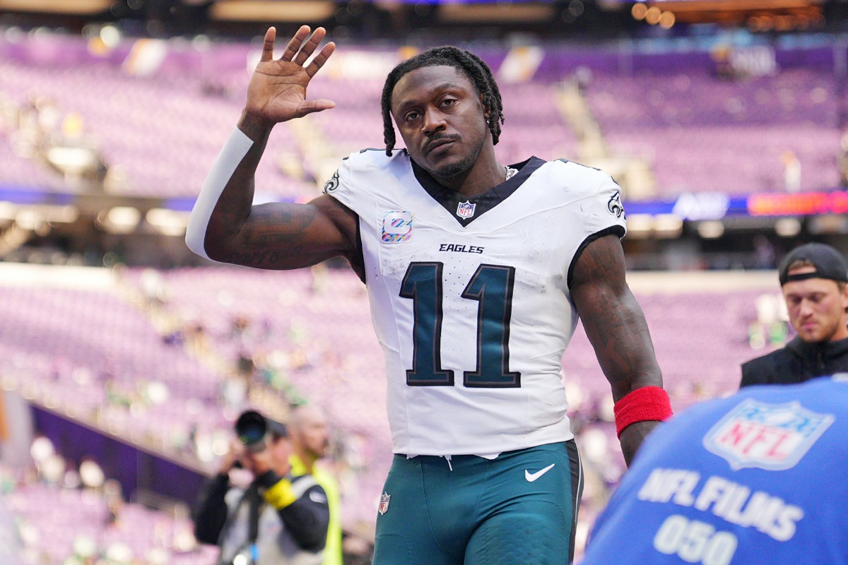 aj brown eagles