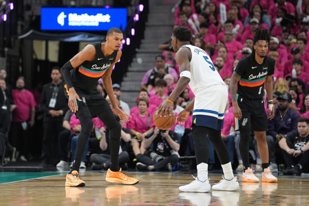 Wolves Spurs