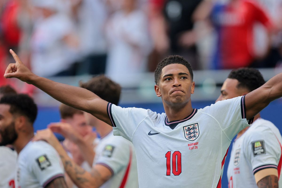Messi vs England World Cup