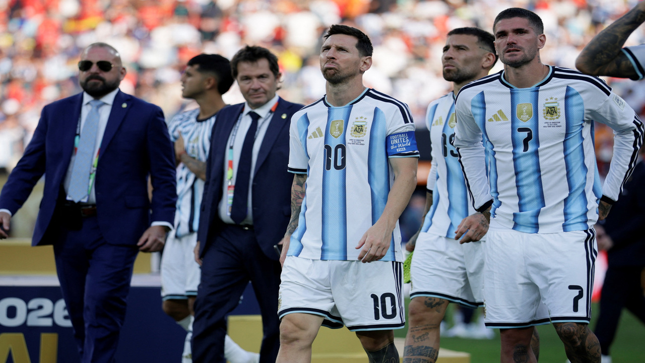 What Messi Did After Argentina's World Cup Final Defeat To Spain